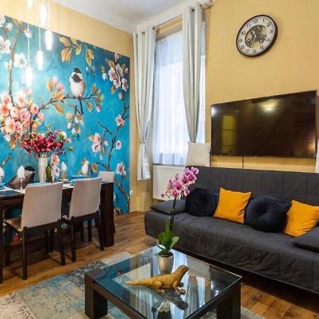 Cherry Blossom Designer Apartment In The Center With Free Parking Budapest Extérieur photo