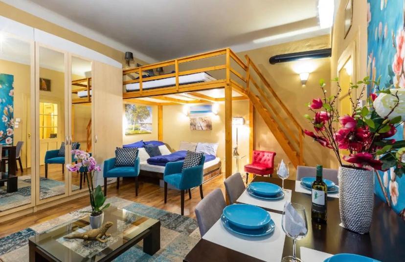 Cherry Blossom Designer Apartment In The Center With Free Parking Budapest Extérieur photo